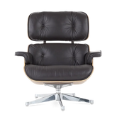 Loungesessel und Ottomane im Eames-Stil – Braunes Leder und Walnussfurnier